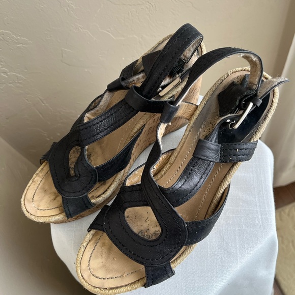 Black leather wedges -size 8 -4 inch heel. Super comfy. - Picture 2 of 4